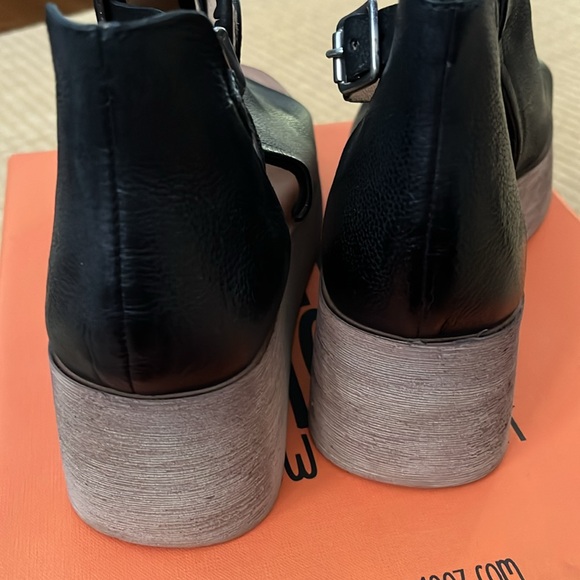 Miz-mooz black platform sandels - Picture 4 of 7